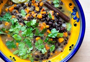 Sopa de frijoles negros cubana Recipe Image