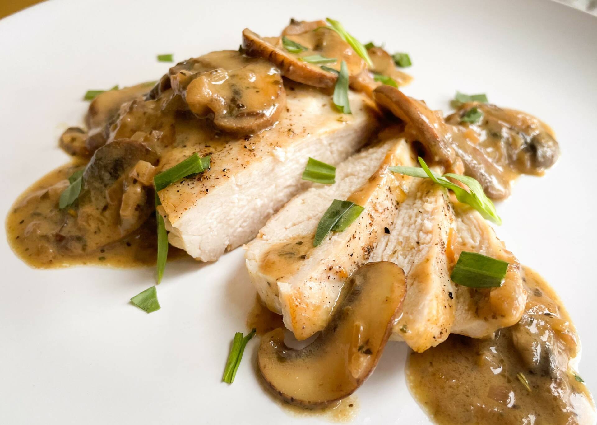 Chicken with Creamy French Pan Sauce Recipe