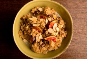 Gachas de Avena con Higo y Cereal Bulgur Recipe Image