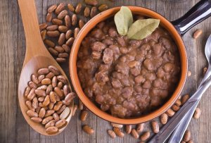 Frijoles de olla (frijoles pintos) Recipe Image