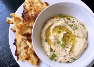 Hummus de frijoles blancos al limón Recipe Image