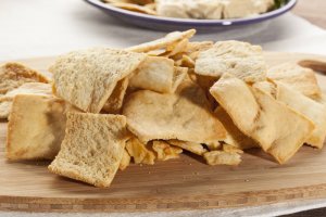Baked Whole Wheat Pita Chips Recipe Image