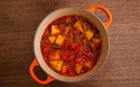 Estofado de Papas y Pimientos Image