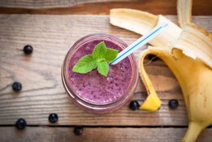 Almond, Blueberry & Banana Smoothie Recipe Image