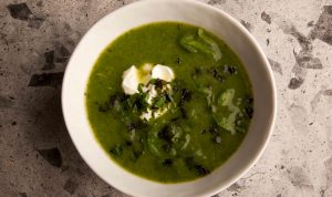 Sopa de berro y alga marina Recipe Image