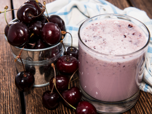 Licuado de cereza y cacao con proteína Recipe Image